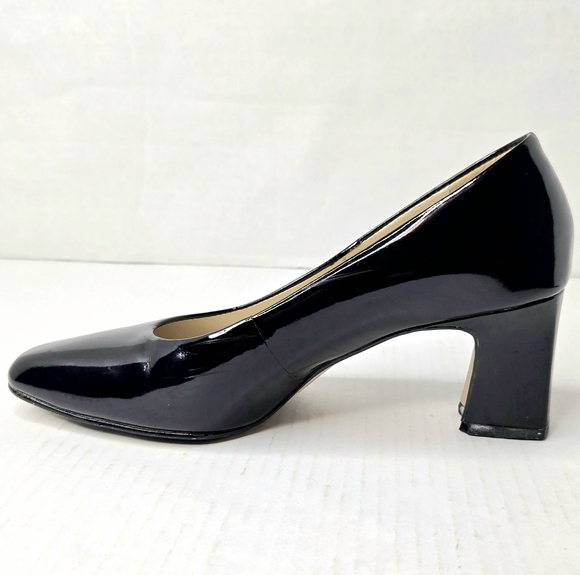 Naturalizer Black Patent Leather Pumps. 6M - Picture 1 of 10